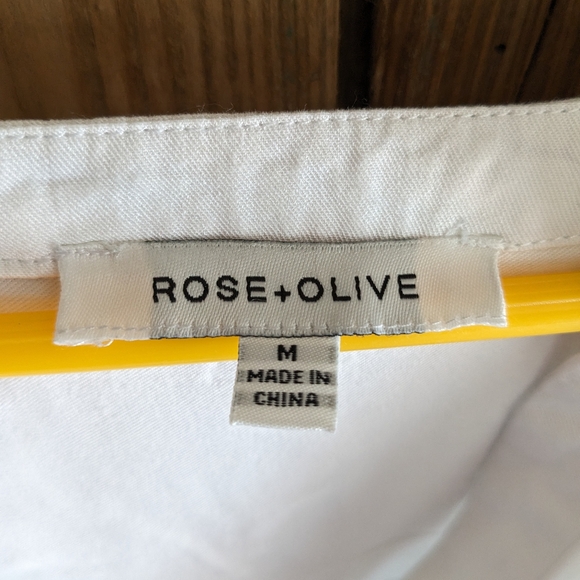 Rose & Olive Top Women's cropped white distressed hem Size M Short sleeve W-1 - Picture 7 of 8